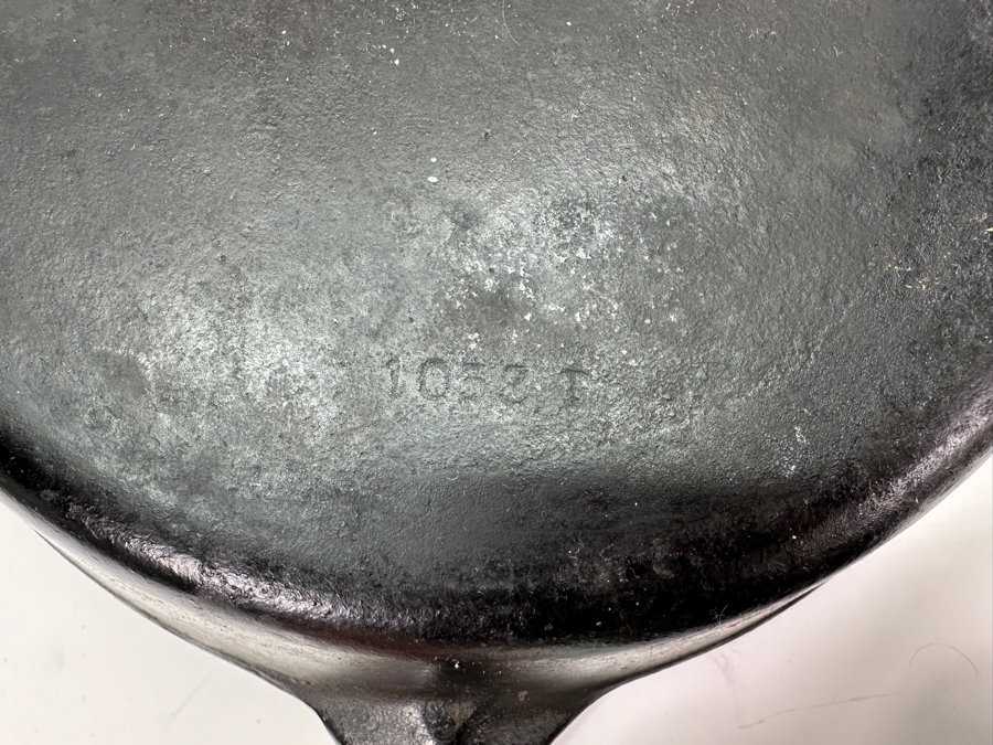 Set of (3) Wagner Cast Iron Pans 11'W, 8'W, 6.5'W [Photo 3]