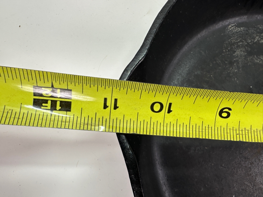 Set of (3) Wagner Cast Iron Pans 11'W, 8'W, 6.5'W [Photo 6]