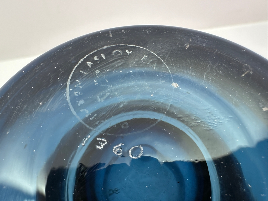 Modernist Vase by Tamara Aladin for Riihimäki Lasi Oy, Finland. Signed with Lasi Mark Bottom. 6.25'H [Photo 7]