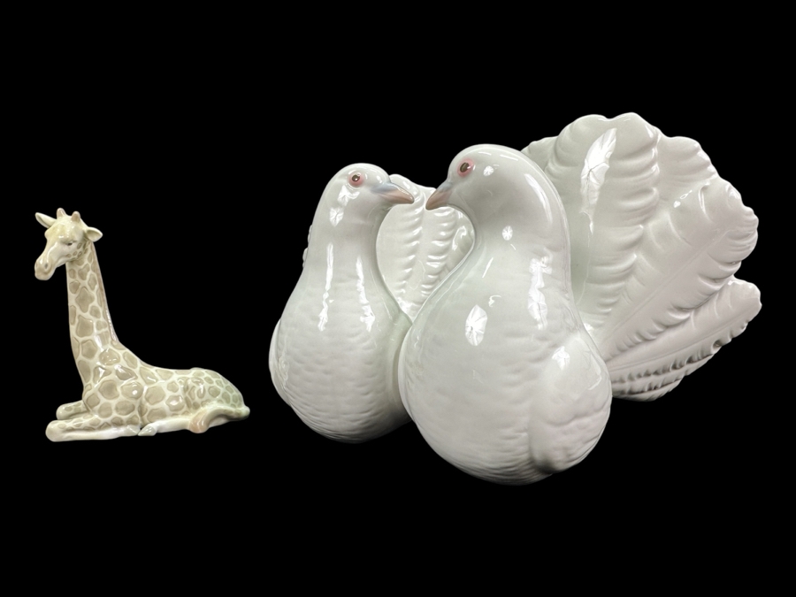 Lladro 1169 'Couple of Doves' Figurine 5H and Lladro Giraffe Figurine 3.5H [Photo 1]