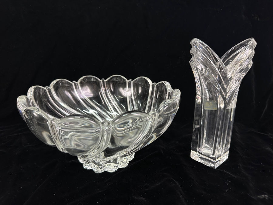 Mikasa Peppermint Bowl 10.25'W and Mikasa Vase 8.5'H [Photo 2]