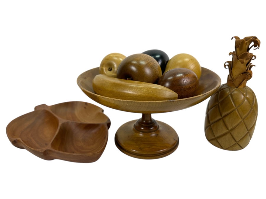 Wooden Bowl with Hand Carved Fruit and Leaf Dish 9.5'W x 5.5'H [Photo 1]