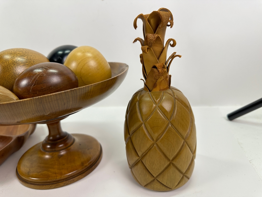 Wooden Bowl with Hand Carved Fruit and Leaf Dish 9.5'W x 5.5'H [Photo 5]
