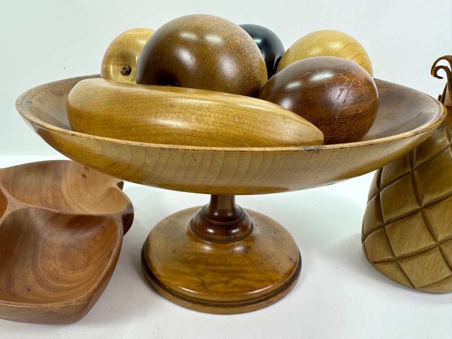 Wooden Bowl with Hand Carved Fruit and Leaf Dish 9.5'W x 5.5'H [Photo 3]