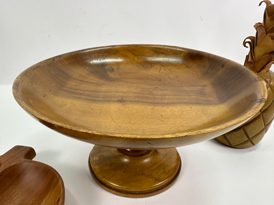 Wooden Bowl with Hand Carved Fruit and Leaf Dish 9.5'W x 5.5'H [Photo 9]