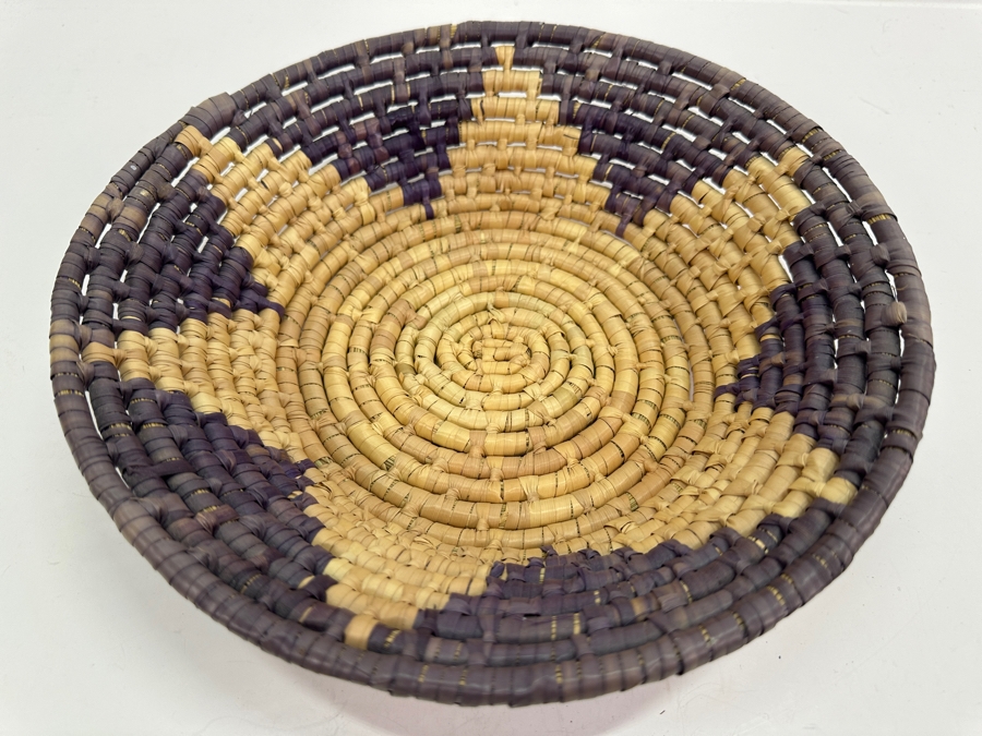 Vintage Native American Hopi Coil Basket 10.25W X 2.5H [Photo 5]