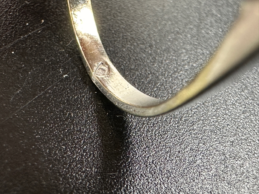 14K Gold Diamond Ring Est. 1/4ct Center Diamond F-G Color / VS1 With (14) 1.8mm Round Diamonds Est. .42cttw 3.9g Size 7.5 Retails $1,400 [Photo 7]