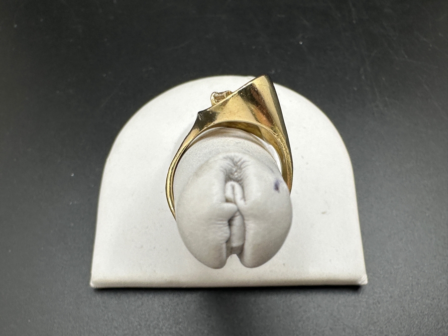 14K Gold Diamond Ring Set With (3) 2.8mm Round Brilliant Diamonds Estimated .24cttw 5.8g Retails $1,000 [Photo 6]