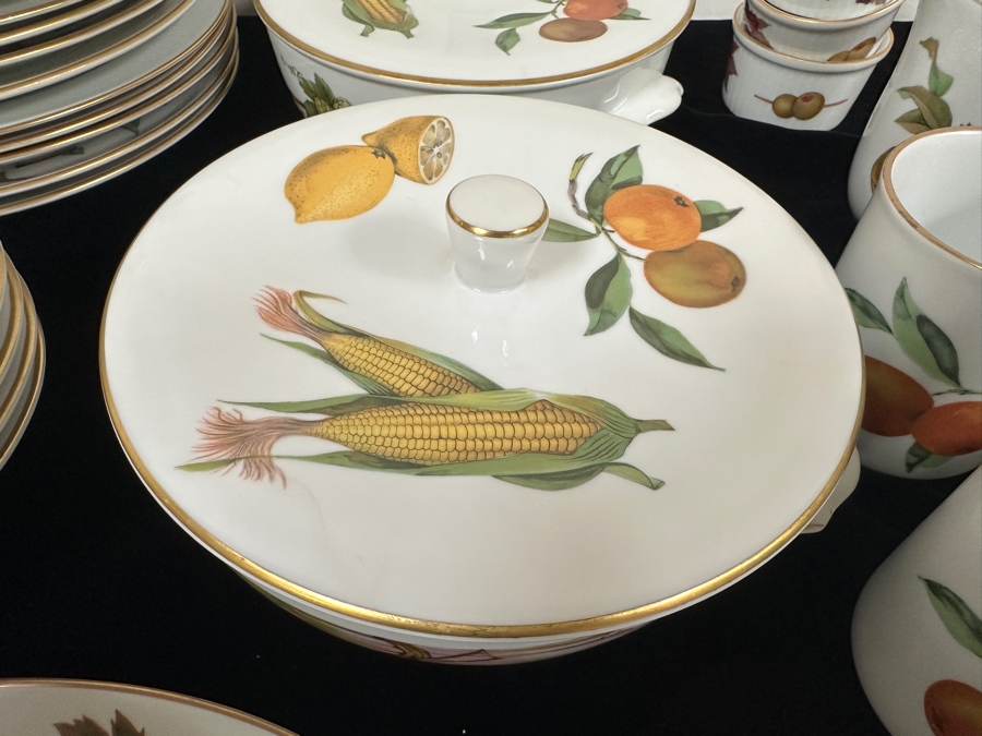 Royal Worcester Fine Porcelain Evesham Made In England Apx Service For 12 With Serving Pieces - See Photos - Retails $3,000+ [Photo 3]