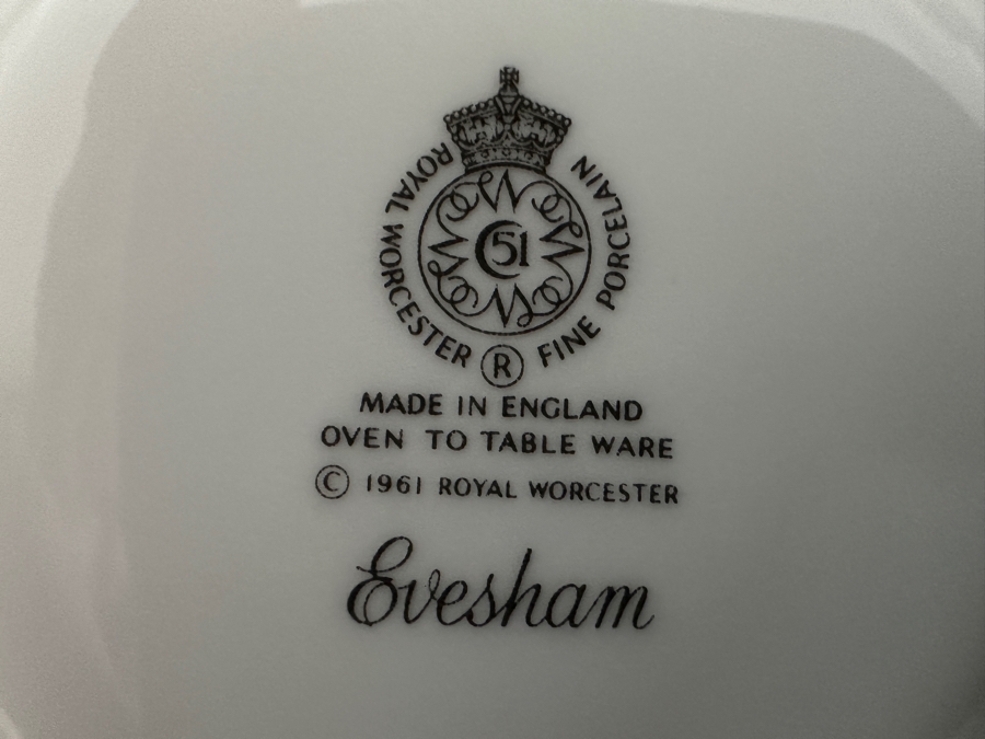 Royal Worcester Fine Porcelain Evesham Made In England Apx Service For 12 With Serving Pieces - See Photos - Retails $3,000+ [Photo 14]