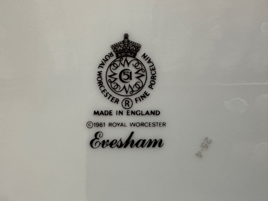 Royal Worcester Fine Porcelain Evesham Made In England Apx Service For 12 With Serving Pieces - See Photos - Retails $3,000+ [Photo 15]