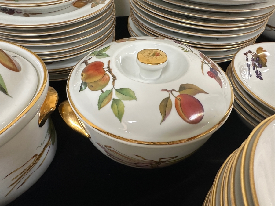 Royal Worcester Fine Porcelain Evesham Made In England Apx Service For 12 With Serving Pieces - See Photos - Retails $3,000+ [Photo 8]