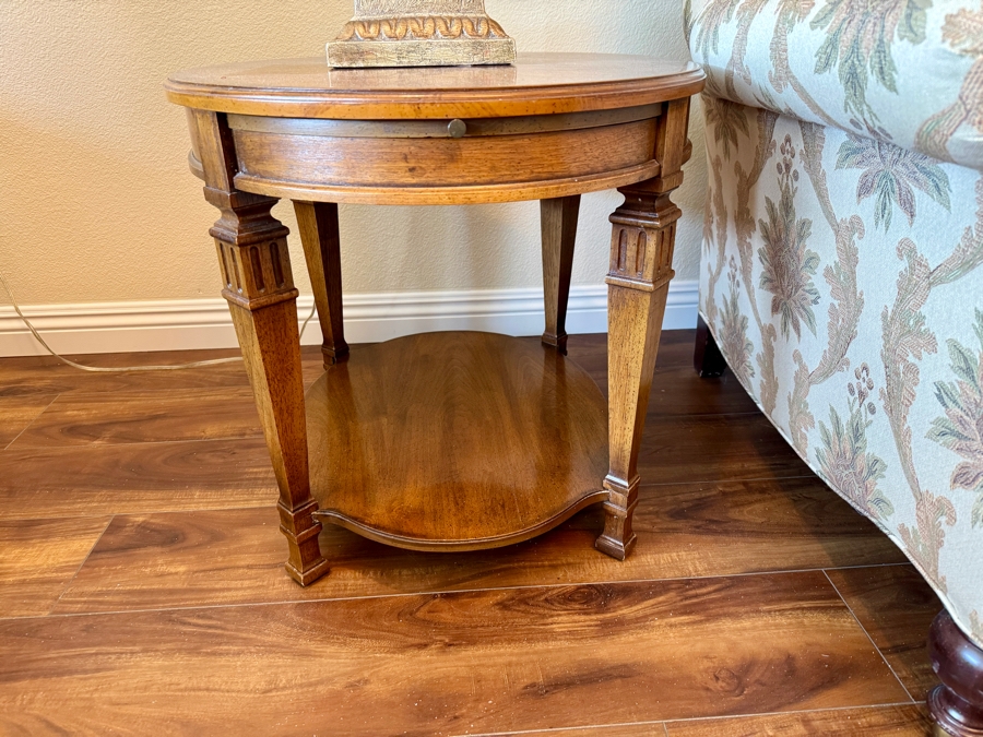 Vintage Drexel Heritage Francesca Side Table with Pull Out Beverage Tray 22W x 27D x 21.5H [Photo 2]