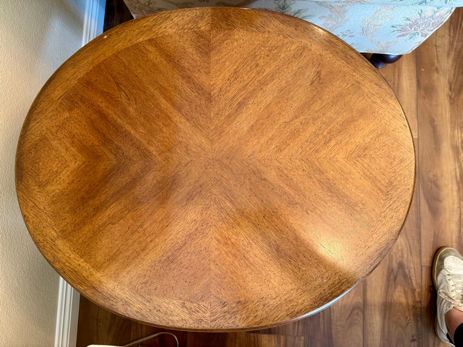 Vintage Drexel Heritage Francesca Side Table with Pull Out Beverage Tray 22W x 27D x 21.5H [Photo 4]