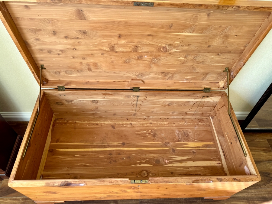 Vintage Cedar Chest 49W x 21D x 20H [Photo 3]