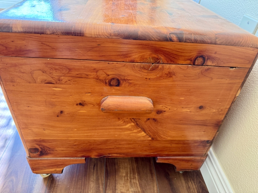 Vintage Cedar Chest 49W x 21D x 20H [Photo 5]