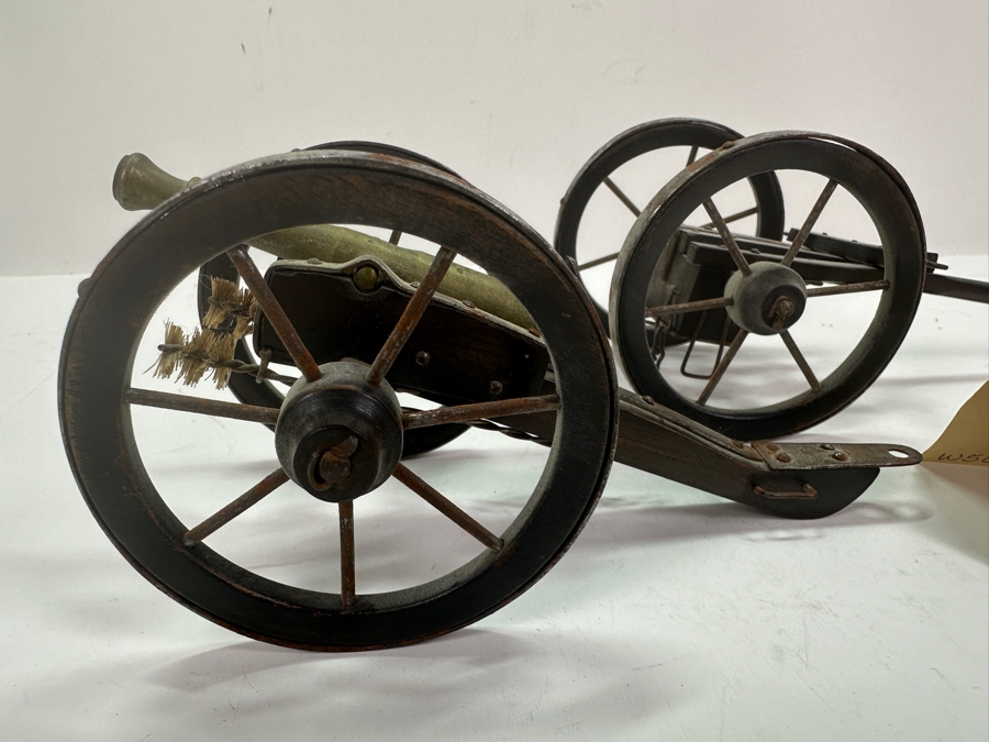 Antique English Model Cannon With Limber 7'L Retails $685 [Photo 4]