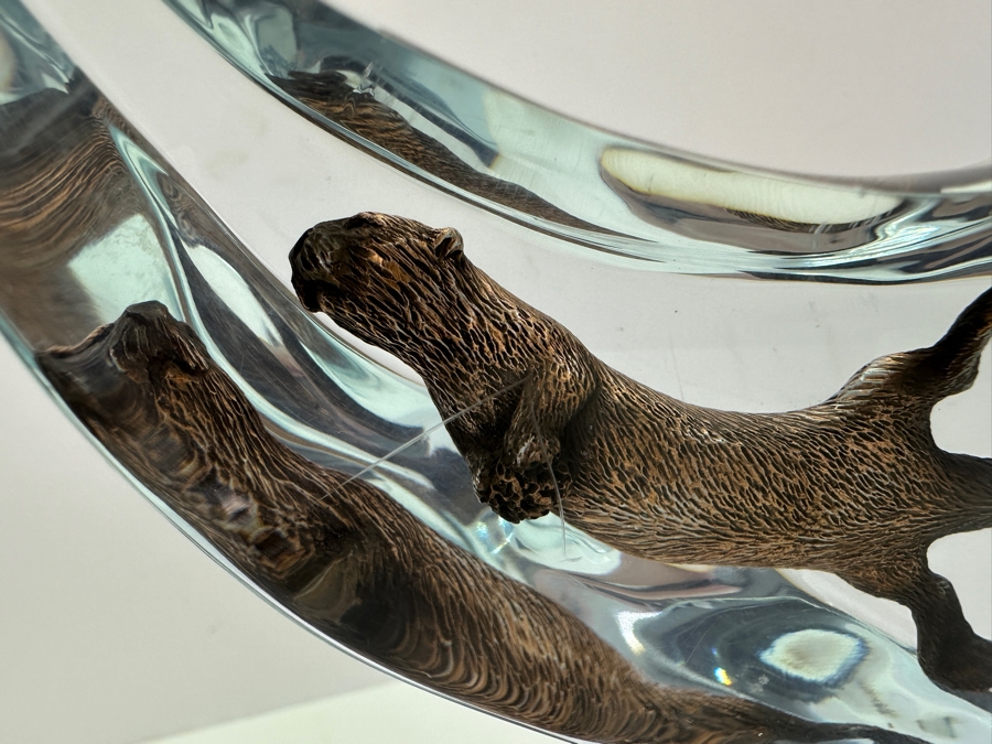 Robert Wyland (B. 1956, American) Lucite And Patinated Metal Sea Otter Sculpture Signed Wyland And Numbered 427 Of 2,000 4.5W X 2.25D X 9H [Photo 5]