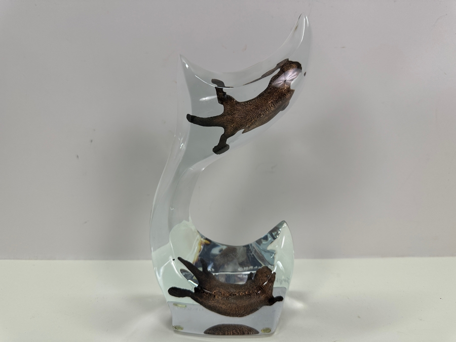 Robert Wyland (B. 1956, American) Lucite And Patinated Metal Sea Otter Sculpture Signed Wyland And Numbered 427 Of 2,000 4.5W X 2.25D X 9H [Photo 3]