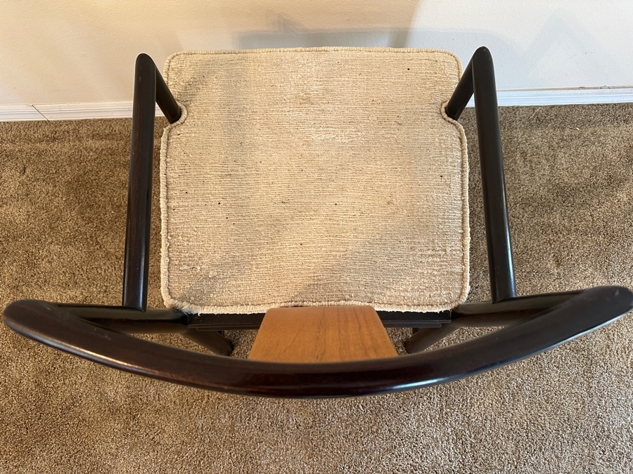 John Stuart Mid-Century Modern Curved Back Dining Chairs: Two Armchairs And Four Dining Chairs - Total Of Six Chairs [Photo 18]