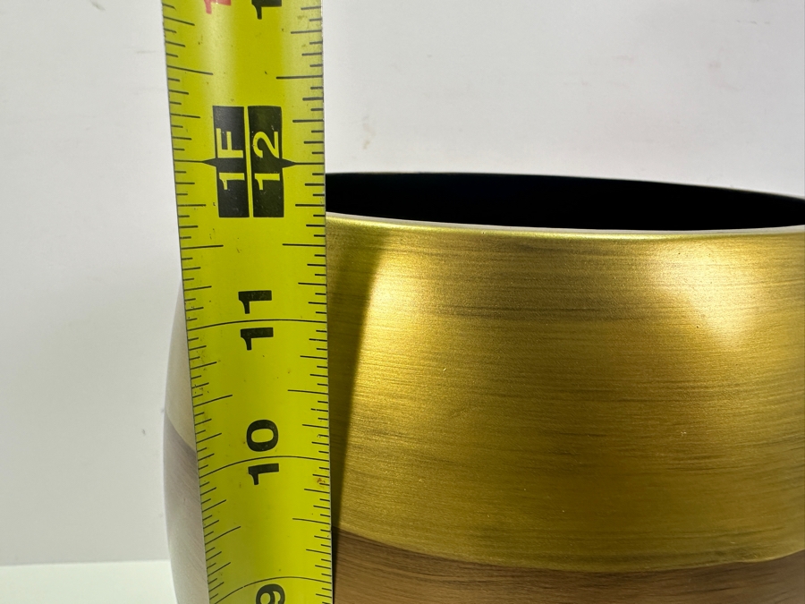 Mulit-Color Resin Vase With Wooden Stand Retails $129 [Photo 4]