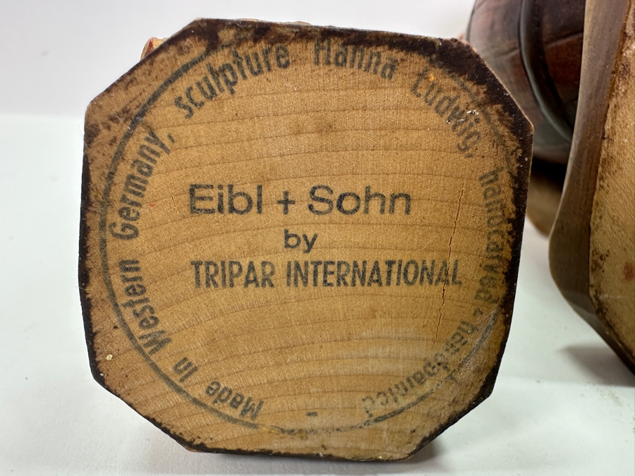 Pair Of Carved Wooden Hand Painted Figurines: Anri Italy Blacksmith 9.5H And Boy With Dog Eibl + Sohn By Tripar International Western Germany 5.5H [Photo 12]