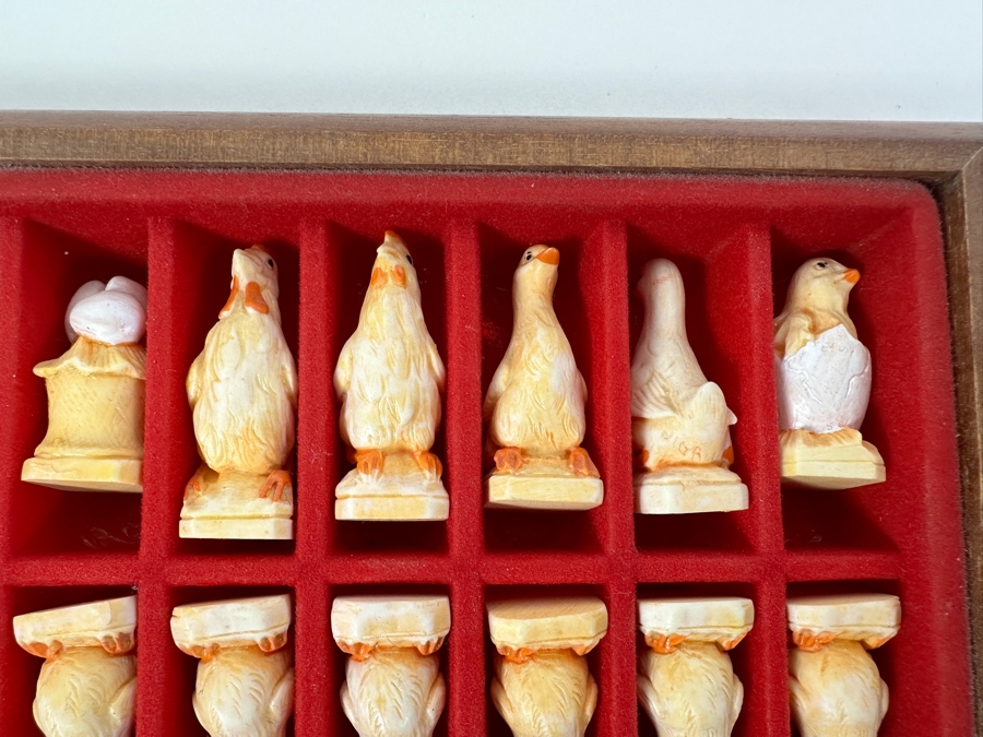 Portable Chess Set With Miniature Resin Animal Chess Pieces 7.5 X 7.5 [Photo 8]