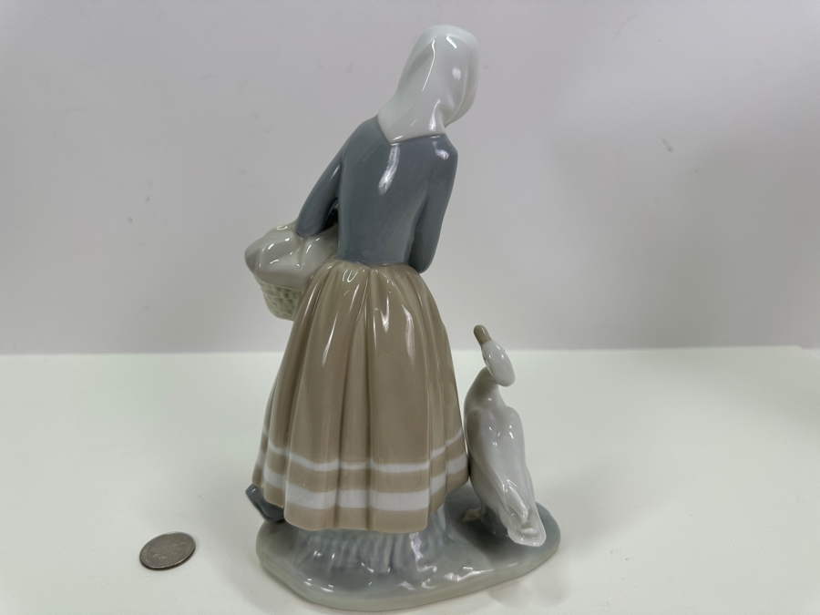 Vintage Lladro Porcelain Figurine Shepherdess With Ducks 9H [Photo 6]