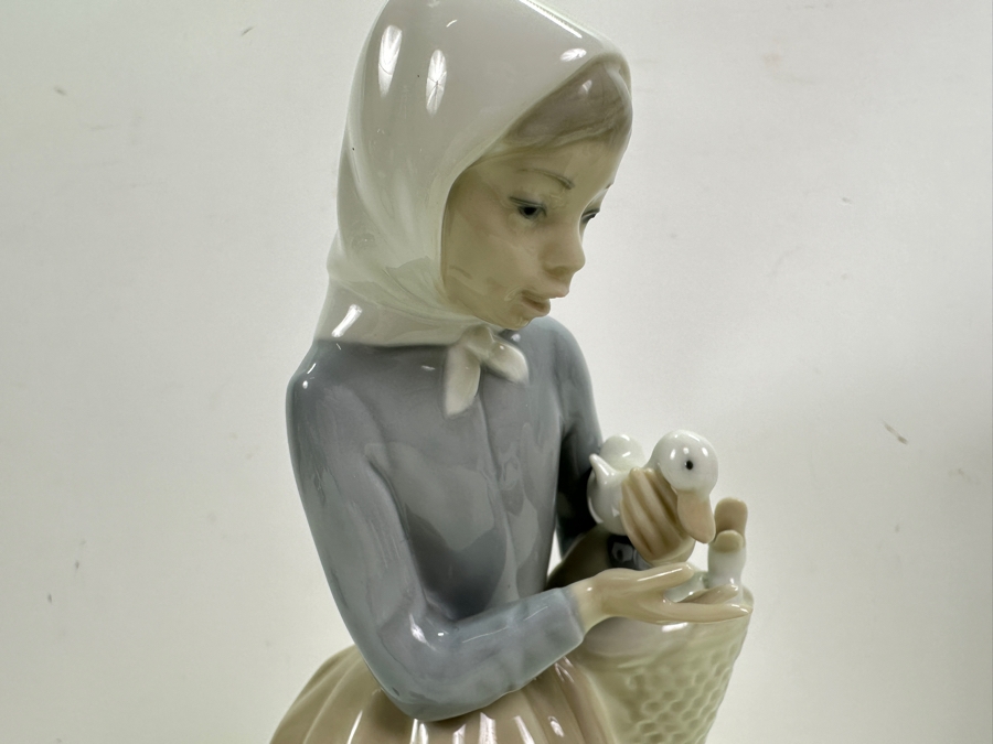 Vintage Lladro Porcelain Figurine Shepherdess With Ducks 9H [Photo 5]