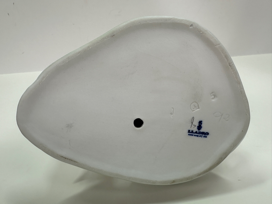 Vintage Lladro Porcelain Figurine Shepherdess With Ducks 9H [Photo 7]