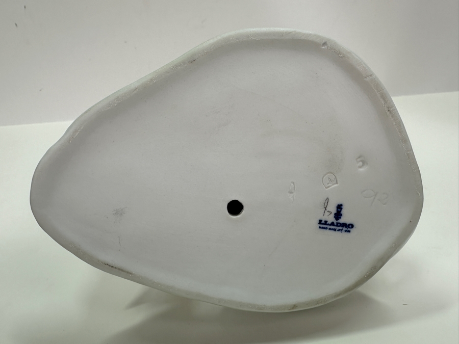 Vintage Lladro Porcelain Figurine Shepherdess With Ducks 9H [Photo 8]