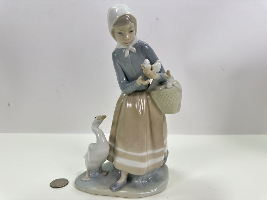 Vintage Lladro Porcelain Figurine Shepherdess With Ducks 9H [Photo 2]