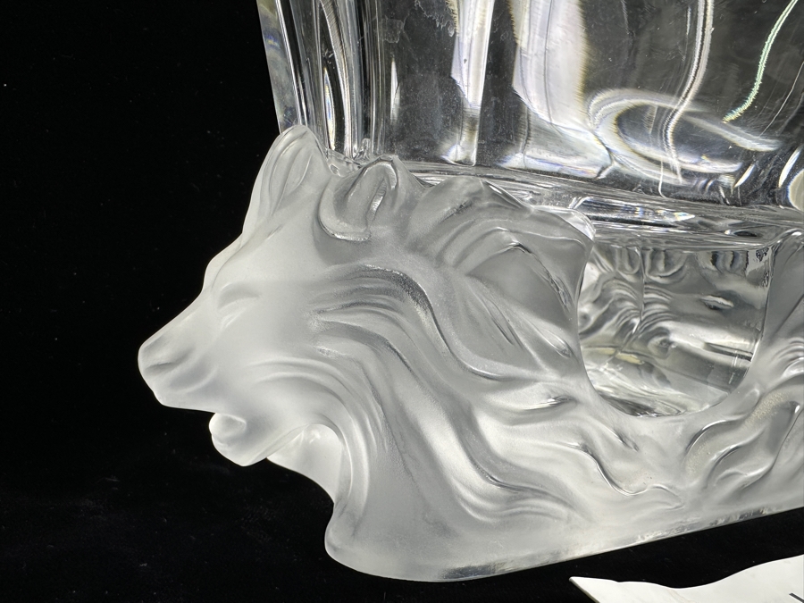 Lalique France Venise Double Lion Head Crystal Vase 9W X 4D X 6.5H [Photo 9]