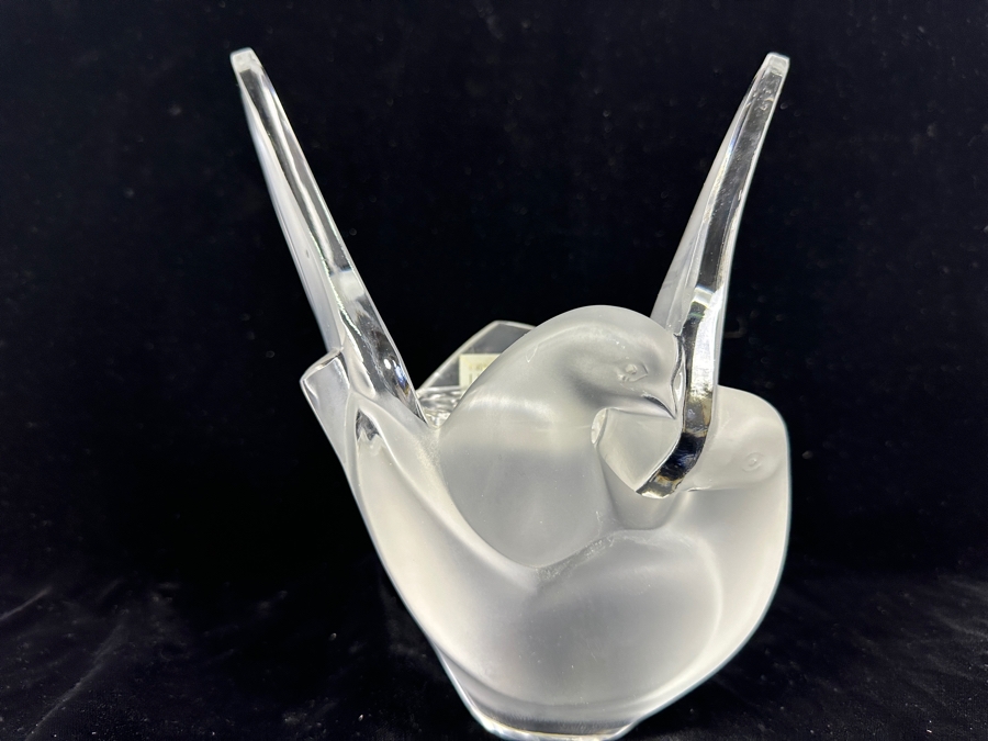 Lalique France Sylvie Swan Vase With Flower Frog 6W X 4D X 8H [Photo 2]