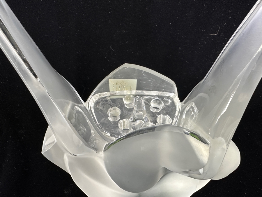 Lalique France Sylvie Swan Vase With Flower Frog 6W X 4D X 8H [Photo 4]