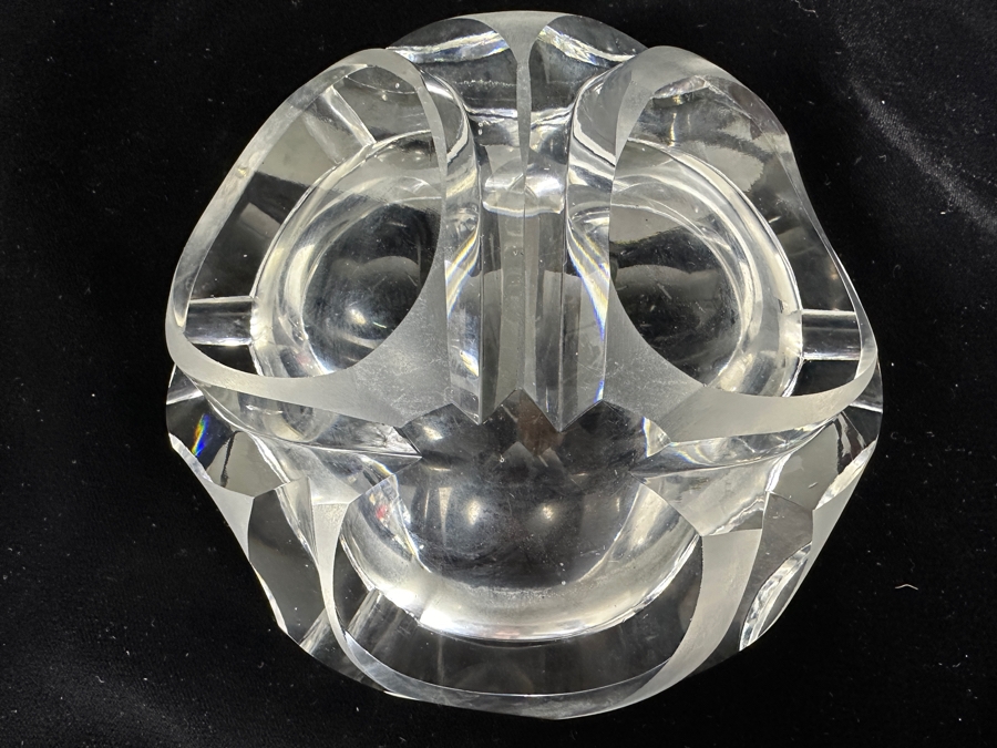 Crystal Ashtray Unknown Make 6'W [Photo 5]
