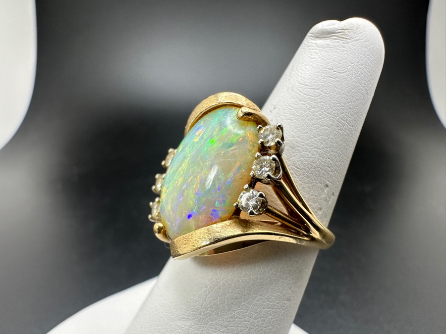 Stunning 14k Gold 16 X 12 Cabochon White Oval With 6 2.25mm Round Diamonds (est. .25cttw) Size 6.5 6.7g Retails $2,800 [Photo 7]