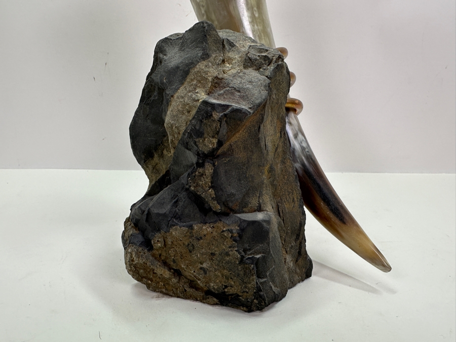 Norse Tradesman Curved Drinking Horn Bundle with Stand and Holster 10'H x 7'W [Photo 7]