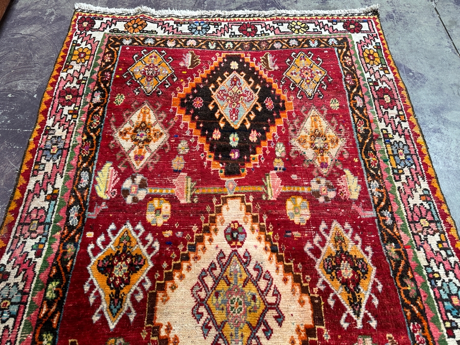 Hand Knotted Wool Persian Area Rug 52 X 91 [Photo 4]
