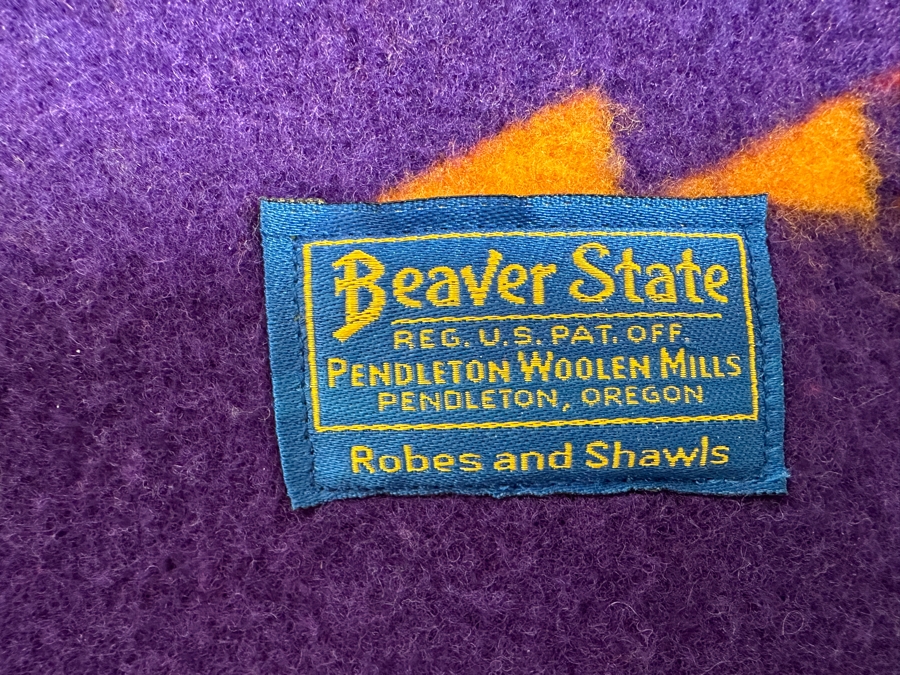 New Pendleton Wool Blanket 80' X 65' With Premium Large Leather Carrier [Photo 6]