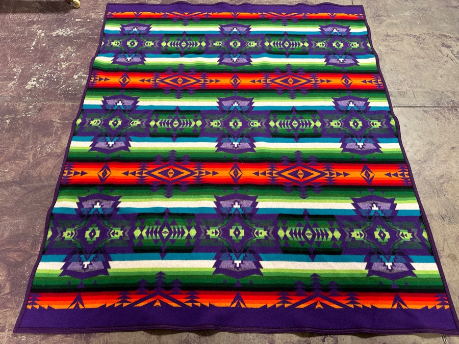 New Pendleton Wool Blanket 80' X 65' With Premium Large Leather Carrier [Photo 2]