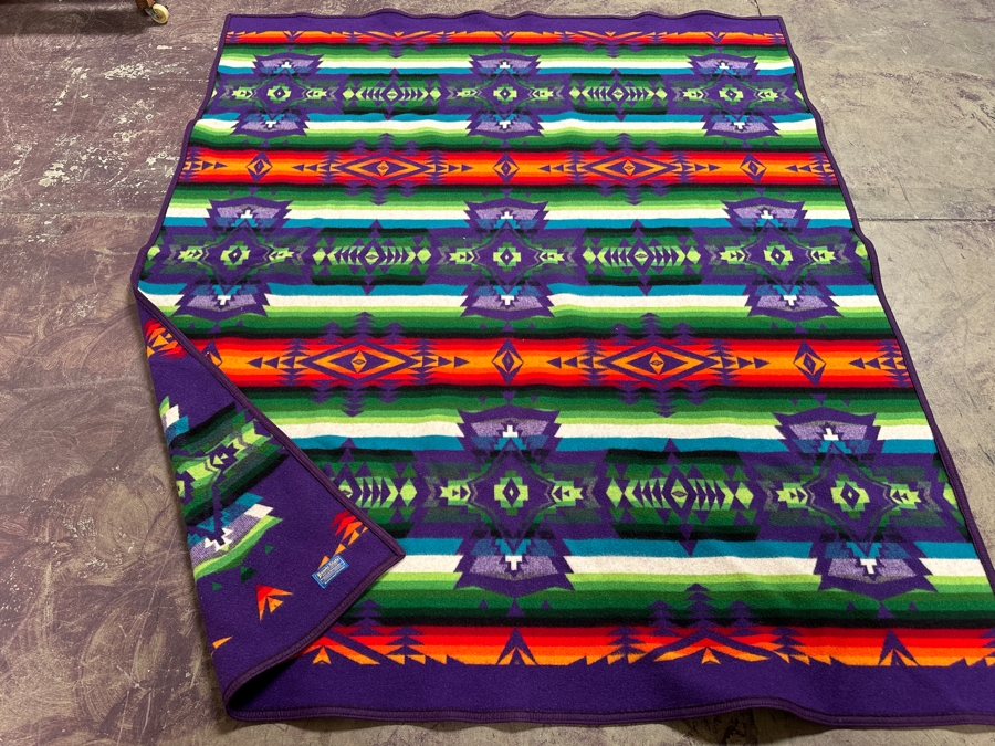 New Pendleton Wool Blanket 80' X 65' With Premium Large Leather Carrier [Photo 4]