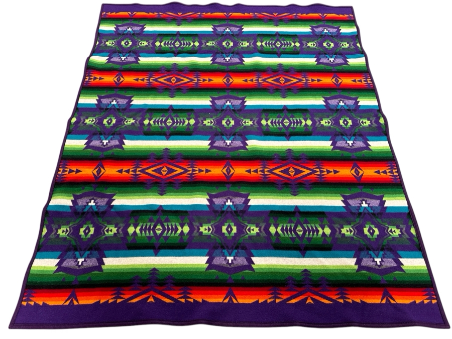 New Pendleton Wool Blanket 80' X 65' With Premium Large Leather Carrier [Photo 1]