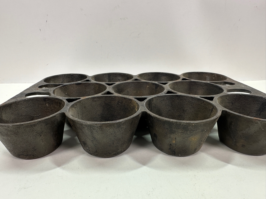 Antique Griswold Erie, PA No. 10 948 Cast Iron Muffin Popover Pan 11W X 7.5D X 1.5H [Photo 5]