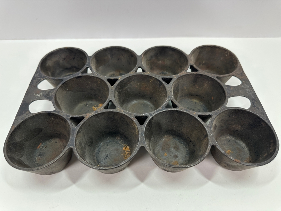 Antique Griswold Erie, PA No. 10 948 Cast Iron Muffin Popover Pan 11W X 7.5D X 1.5H [Photo 4]