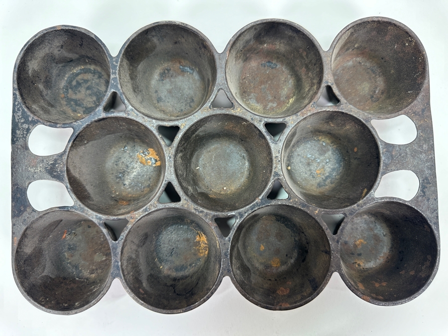 Antique Griswold Erie, PA No. 10 948 Cast Iron Muffin Popover Pan 11W X 7.5D X 1.5H [Photo 3]