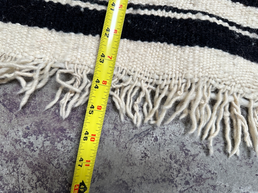 Hand Knotted Wool Peruvian Wall Hanging Small Area Rug 29 X 44 [Photo 4]