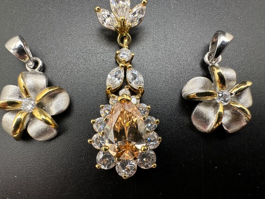 Three Sterling Silver Pendants 11.5g [Photo 2]