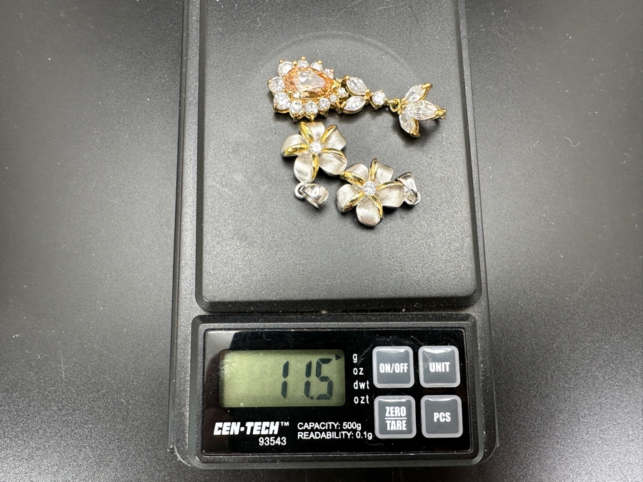 Three Sterling Silver Pendants 11.5g [Photo 7]