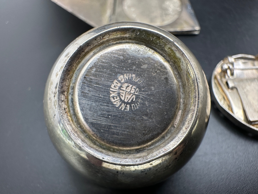 Sterling Silver Lot Featuring Two Small Picture Frames And One Lidded Sterling Box 55.7g [Photo 6]